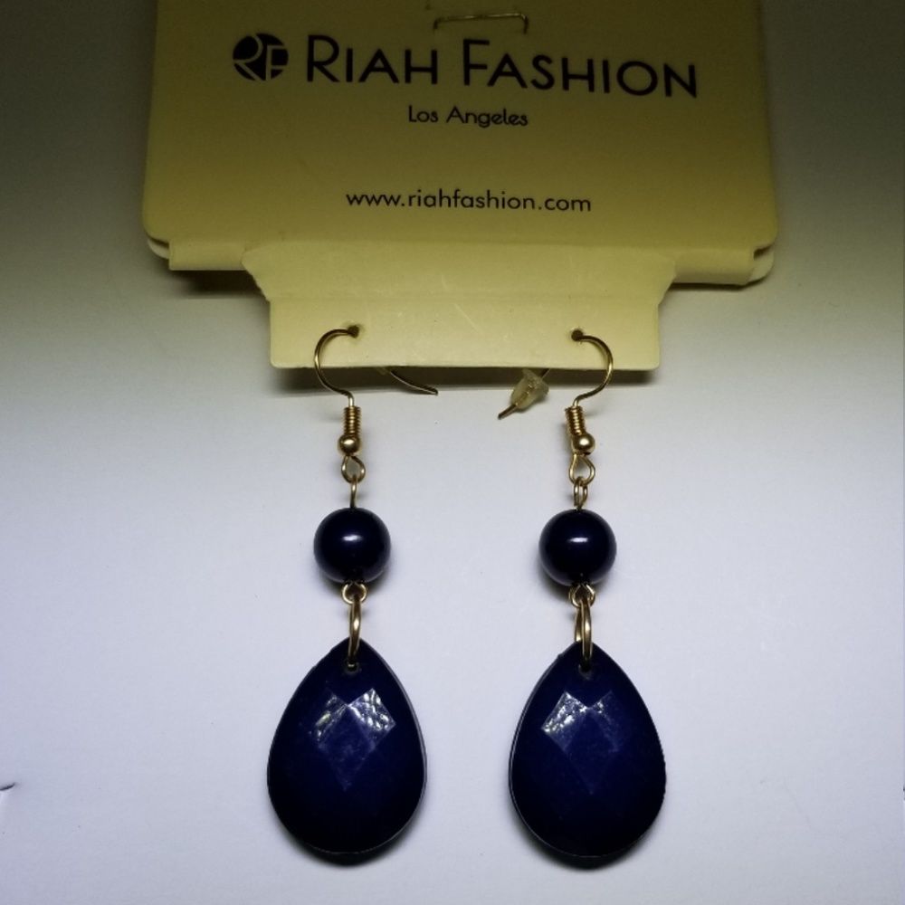 Riah Fashion Los Angeles Earrings 187